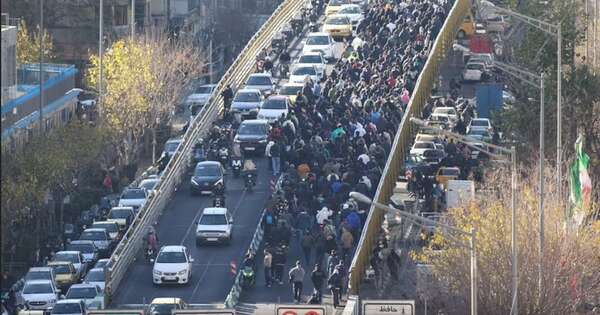 La Nación / Siguen manifestaciones en Irán pese al temor