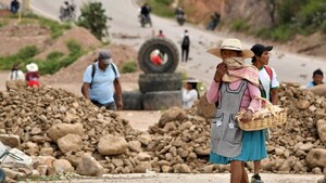 Sindicatos presionan a Paz con bloqueos en 45 puntos