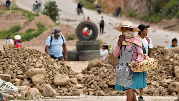 Sindicatos presionan a Paz con bloqueos en 45 puntos