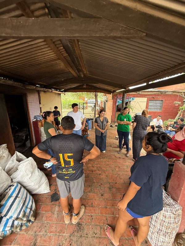 Gobernación de Boquerón asiste a familia indígena afectada por incendio en