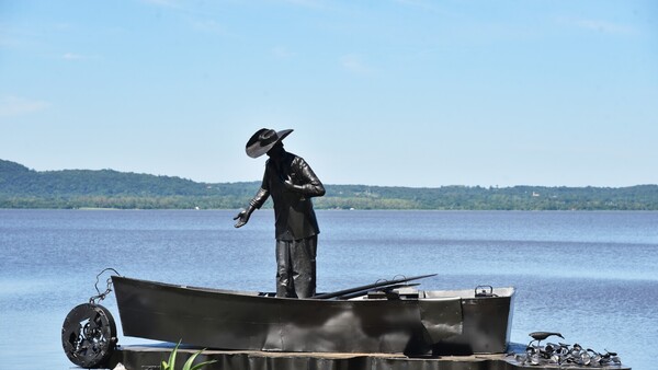 El legendario Pedro Canoero primero se hizo canción, ahora escultura