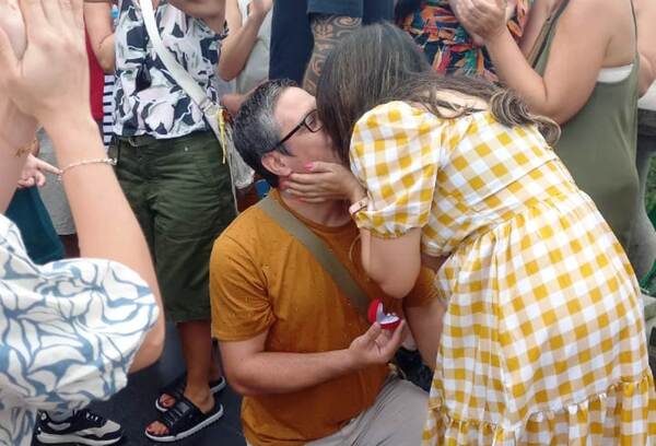 Puro amor en Río: Le propuso matrimonio al pie de Cristo Redentor •