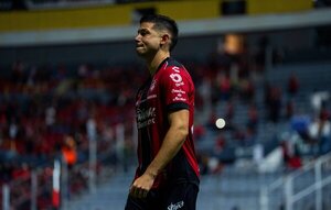 Manuel Capasso falló un golazo tras pase magistral de Diego González