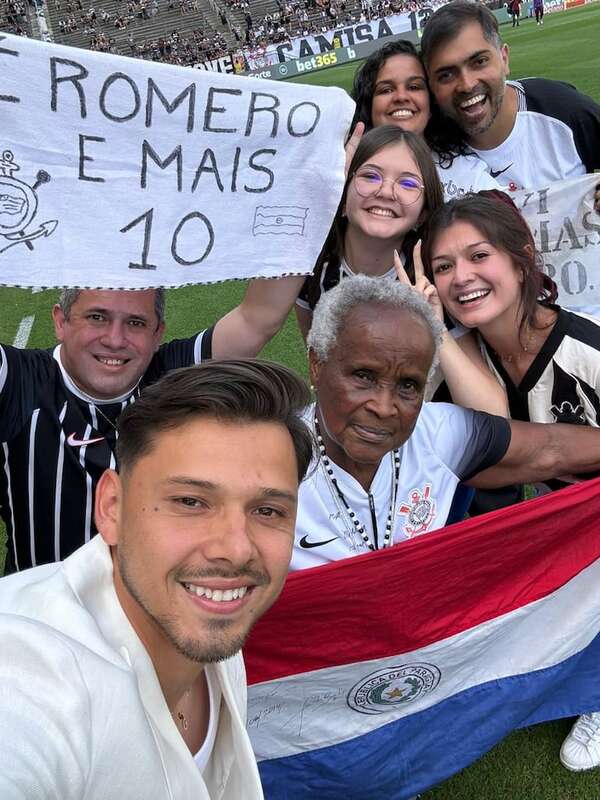 Corinthians rinde un emotivo homenaje ante Ángel Romero, su máximo goleador extranjero - Fútbol Internacional - ABC Color