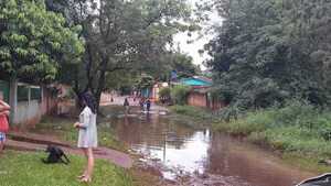 La lluvia no dio tregua y el agua volvió a ganar las calles de Ciudad del Este