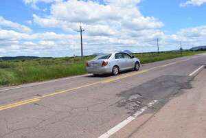 Bacheo inconcluso agrava el mal estado de la ruta PY01 - Nacionales - ABC Color