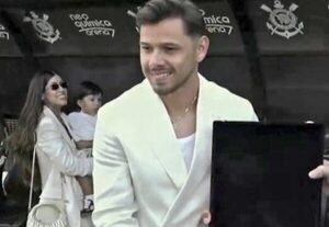 Popular / ¡Idolo total! Corinthians le regaló una despedida ante su público a Angel Romero