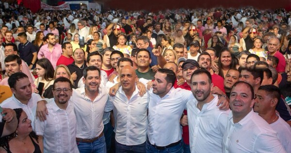 Latorre muestra unidad en torno a Camilo durante el festejo de su cumpleaños con dirigentes de capital