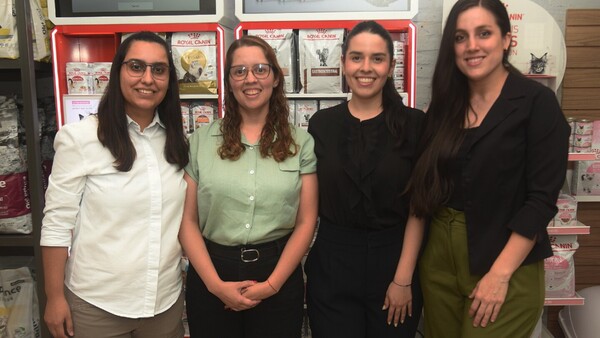 Brindis inaugural de Cat Town by Fauna Town en Asunción