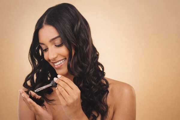 Cabello Castaño y Moreno: Claves para Cuidarlo en Verano