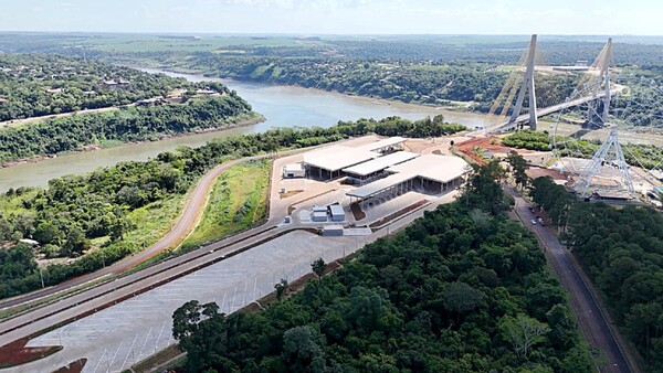 Puente de la Integración se prepara para recibir ómnibus de turismo