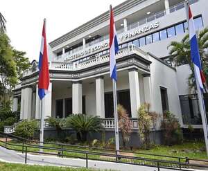 Al titular del MEF no preocupa monto de deuda y asegura que  van a honrar - Economía - ABC Color