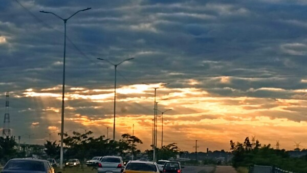 Lunes con ambiente cálido a caluroso y sin posibilidad de lluvias en todo el país