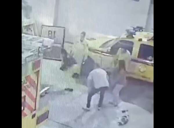 Video: Bomberos de Limpio salvaron a un niño que se atragantó con un chupetín - Nacionales - ABC Color