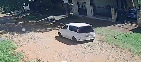 Delincuentes aprovecharon que familia salió a almorzar para vaciar su vivienda - trece