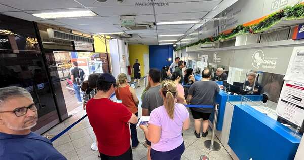 La Nación / CDE: Migraciones agiliza trámites con refuerzo de funcionarios ante demanda de turistas