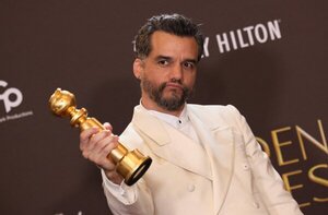 "Una batalla tras otra" y "Hamnet" triunfan en los Globos de Oro