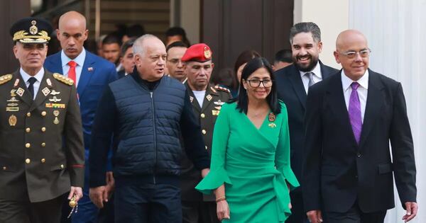 La Nación / Sospechas de traición y lucha de poder en la cúpula de Maduro, señala periodista