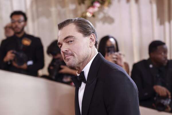 La broma a DiCaprio en los Globos de Oro sobre la edad de sus novias - Gente - ABC Color