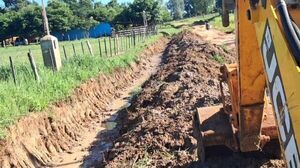 Municipalidad de Paso Horqueta inicia reparación de camino en San Isidro Boquerón - Concepción al Día