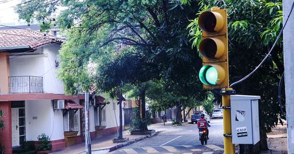 La Nación / Municipalidad de Asunción inició retiro de lomadas innecesarias