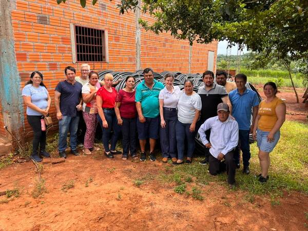 GOBIERNO DE ITAPÚA ENTREGA 5.000 METROS DE CAÑOS PARA AMPLIAR RED DE AGUA POTABLE EN ENCARNACIÓN