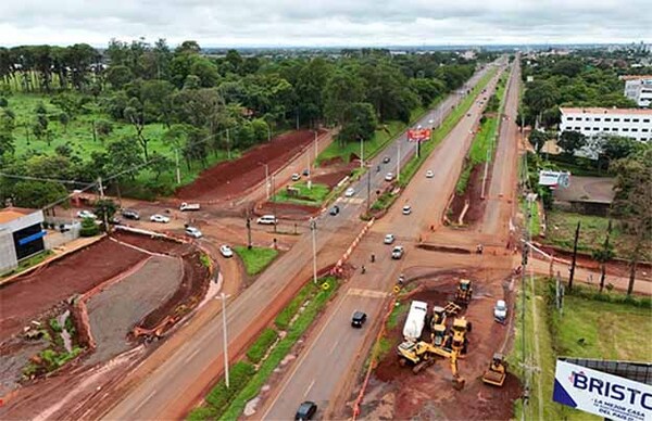 Cierran cruce de la ruta PY02 en Ciudad del Este por obras del viaducto del Km 10 que construye Itaipú | DIARIO PRIMERA PLANA