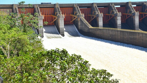 Itaipú bate récord de productividad y genera un 8,63% más de energía