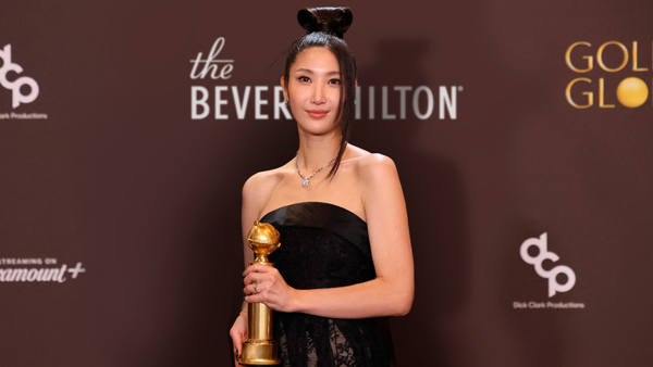 Video: Ejae da un emotivo discurso en los Globos de Oro tras ser rechazada como artista K-pop