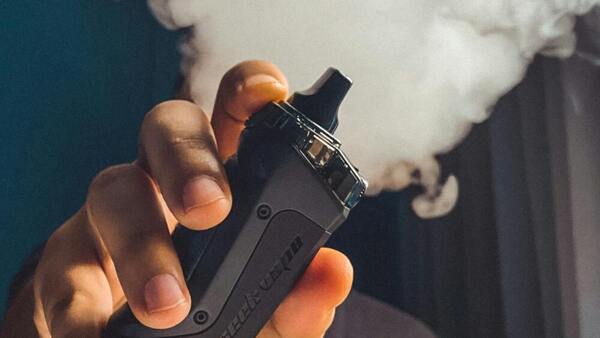 El uso del vapeador comienza a asociarse al cáncer de pulmón