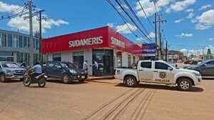 Motochorros arreban G. 140 millones a empresario frente a un banco en Santa Rosa del Aguaray