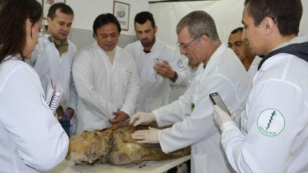 Círculo de médicos pide que estudiantes del exterior en Medicina hablen idiomas oficiales del país