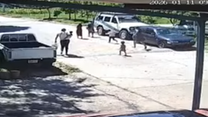 Detienen a mujer que intentó llevarse a fuerza a tres niños en Mariano Roque Alonso