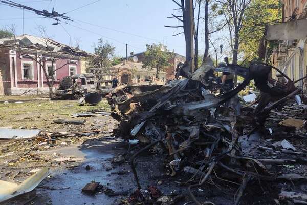Ataque ruso deja al menos dos muertos en la ciudad ucraniana de Járkov  - Mundo - ABC Color