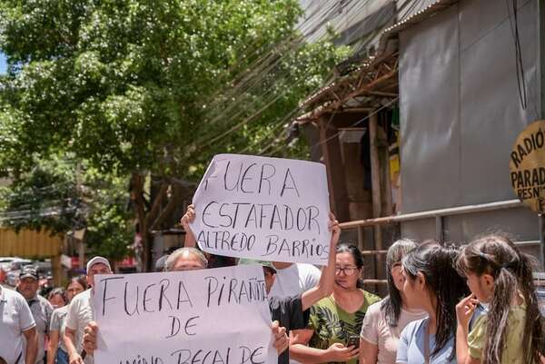 Municipalidad clausura local comercial tras denuncia de estafa a turista - ABC en el Este - ABC Color