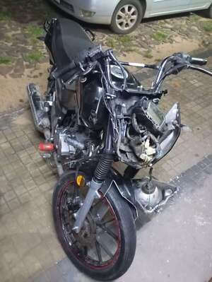 Choque de motocicletas deja dos menores lesionados en Ayolas - Policiales - ABC Color