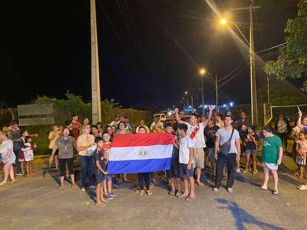 Video: baches y accidentes desatan protesta vecinal en Villeta - Nacionales - ABC Color