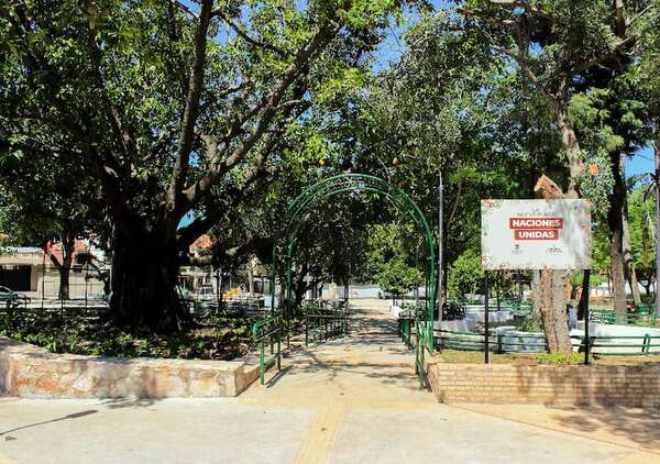 Fortaleza en la renovación de la plaza Naciones Unidas - Empresariales - ABC Color