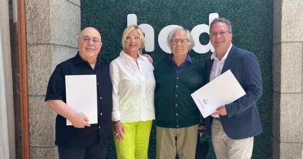 La Nación / Corresponsal de LN recibió distinción