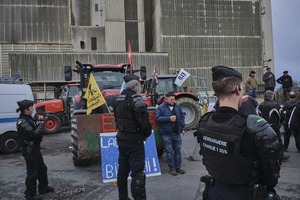 Agricultores en París: Protestas por acuerdo con Mercosur