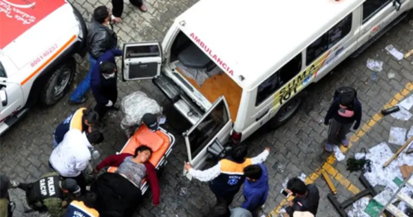 Diario HOY | Once muertos al estrellarse una furgoneta al mando de un niño