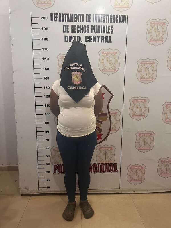 Cayó la “dama del paraguas”, especialista en robos domiciliarios - Policiales - ABC Color