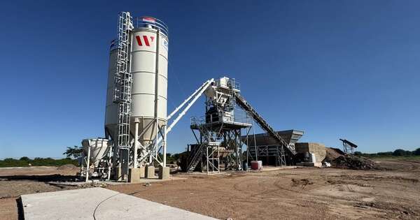 Diario HOY | Día histórico: inician pruebas de primera ruta de hormigón del país