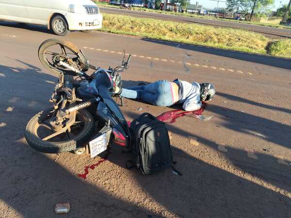 Popular / Motoca omano tras embestir camión