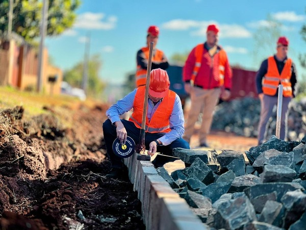 Itaipú acompaña la verificación de obras viales del Plan 1.000 en distintos puntos del país | DIARIO PRIMERA PLANA