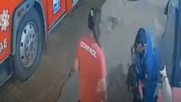 Bombero salva la vida a niña de 4 años que se atragantó con accesorio de una muñeca en Ñemby