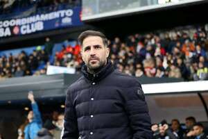 Fábregas amplía medidas del campo del Como - Fútbol Internacional - ABC Color