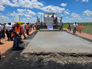 Colocan la primera capa de hormigón en la ruta PY05 y marcan un hito histórico para Concepción y el país - Concepción al Día