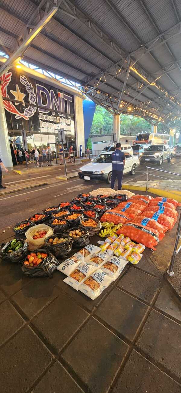 Incautan mercaderías en el Puente de la Amistad: DNIT