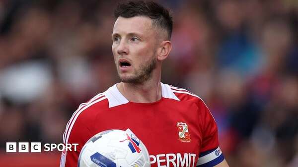 Siete partidos de sanción a jugador inglés por tocar partes íntimas a rivales - Fútbol Internacional - ABC Color